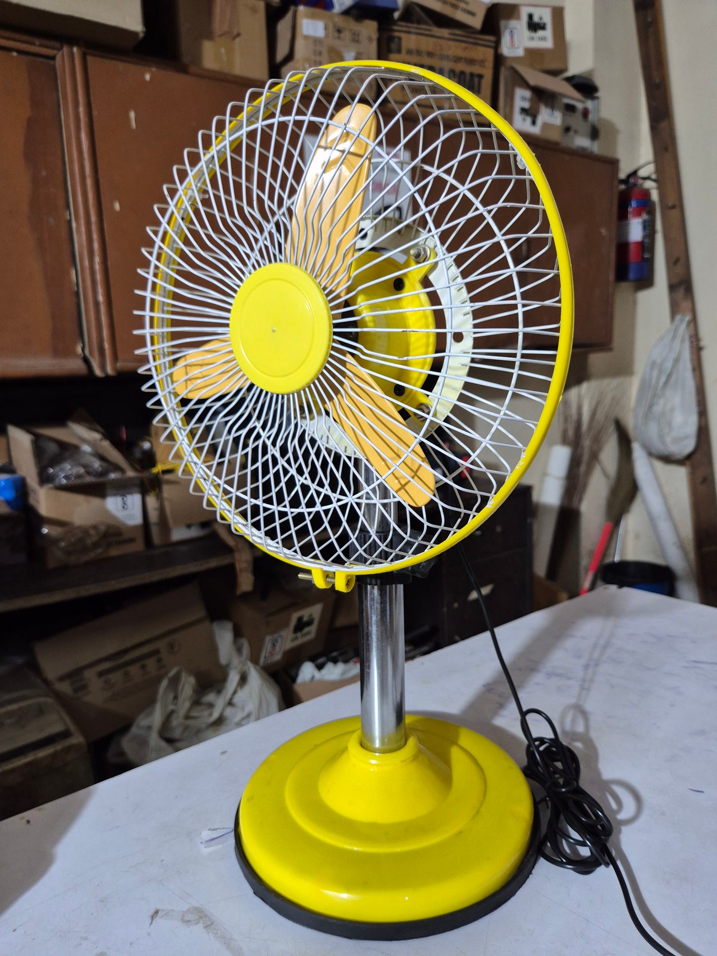DC Solar Standing Fan – 12W, 9-Inch, High-Speed | 12V Battery/Solar Powered