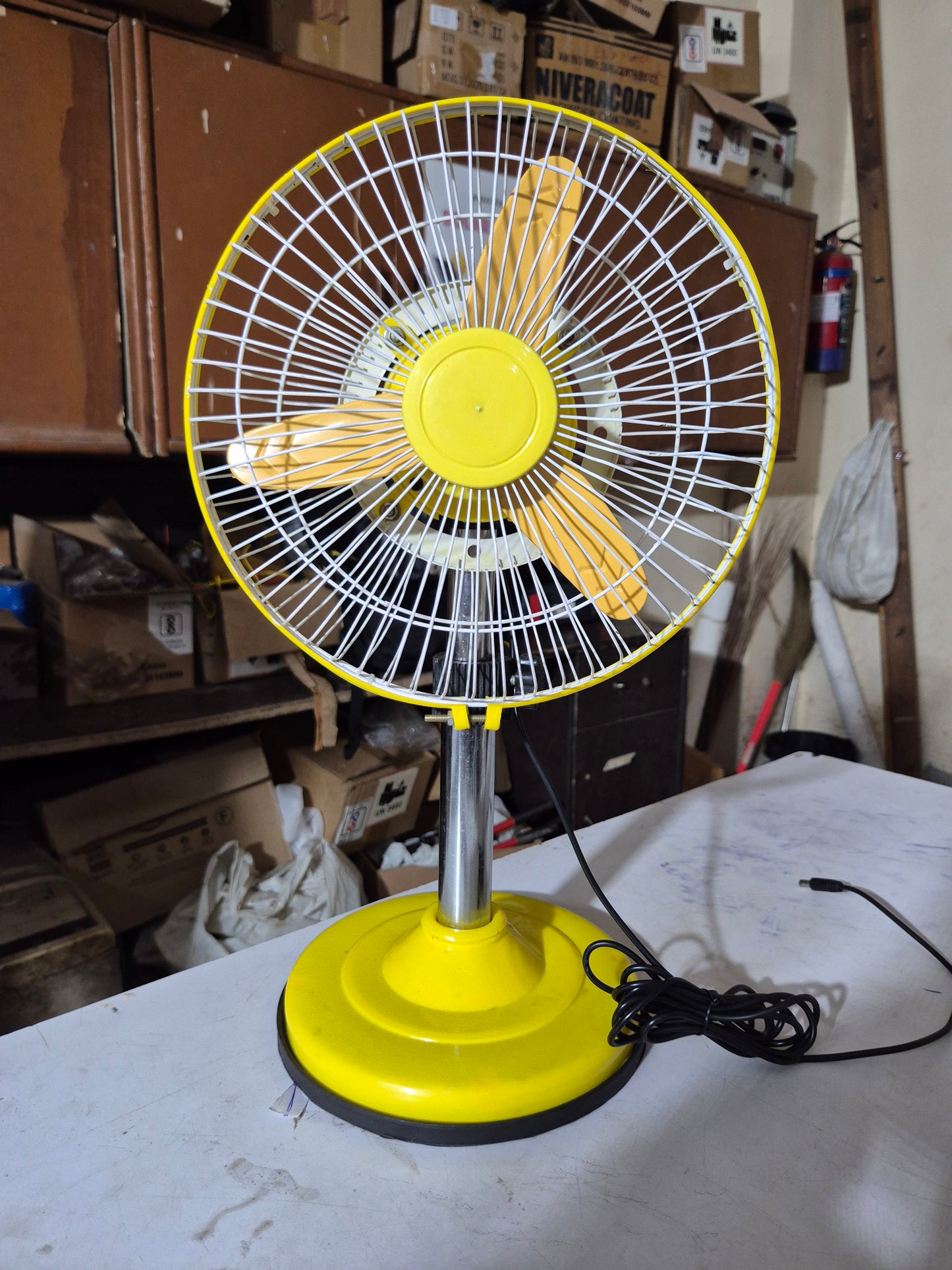 DC Solar Standing Fan – 12W, 9-Inch, High-Speed | 12V Battery/Solar Powered