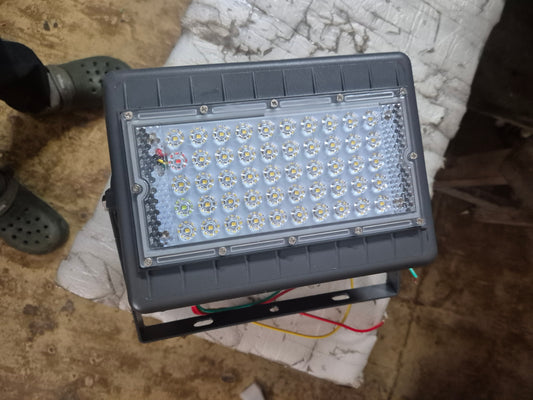 Solar semi flood light 30w 30ah without solar panel